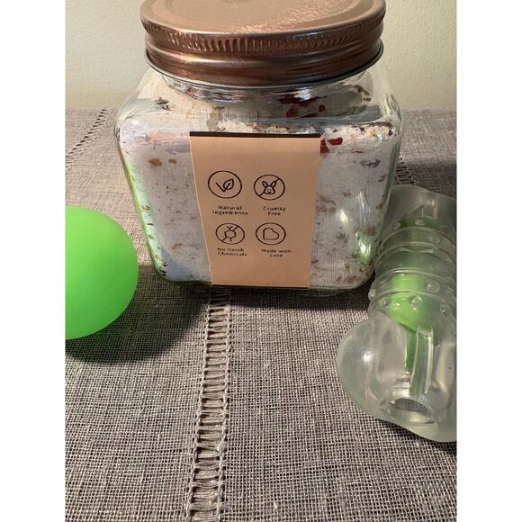 K9 Refresh Oats Bath Soak for Dogs by Exfolia Essence 15oz - Picture 3 of 8